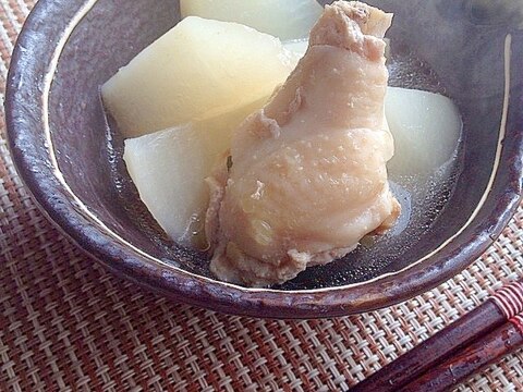 骨付き鶏肉と大根のあっさり煮